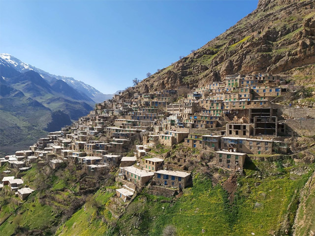 روستای اورامان تخت