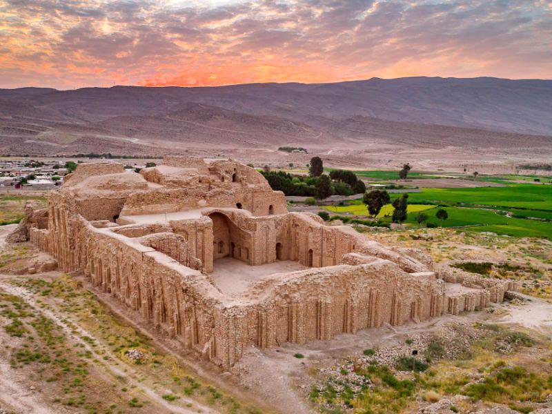 کاخ اردشیر بابکان فیروزآباد