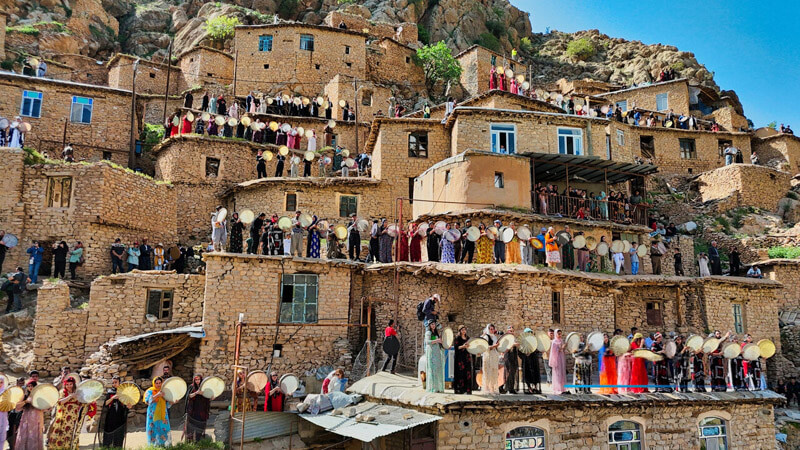 نحوه برگذاری مراسم هزار دف پالنگان